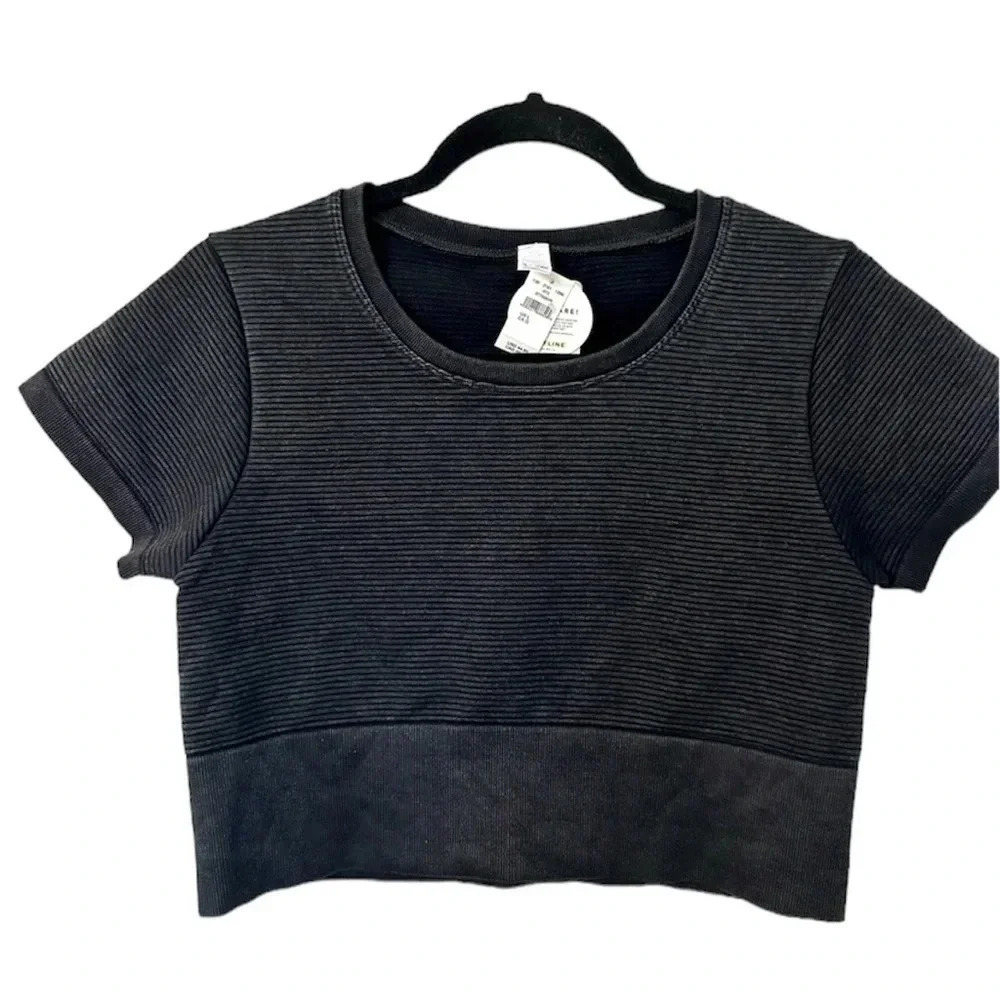 Offline by Aerie Women's Black Textured Short Sleeve Cropped Top Size L NWT